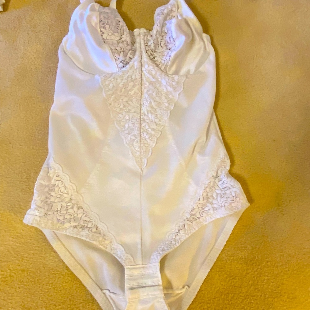 Sear's Under Garment Body Suit SZ 36B Preowned worn twice
